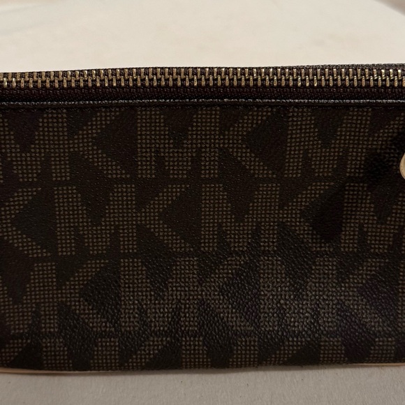 Michael Kors Brown MK Logo Zipper Case - Picture 4 of 5